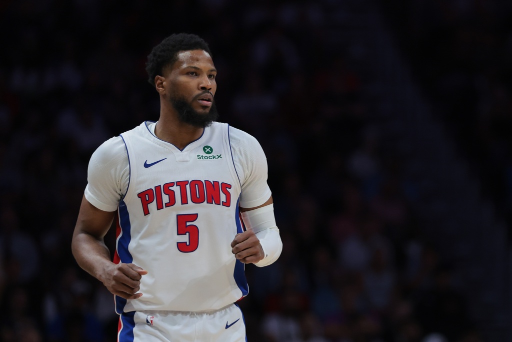 Shams：骑士有意签下马利克-比斯利 后者需要得到NBA批准才能签约