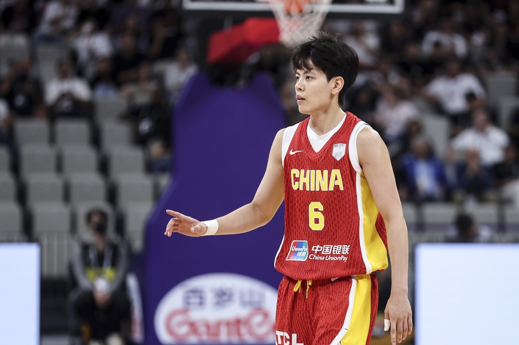 媒体人：中国女篮的年轻后卫出现不少低级失误 还是需要继续磨合
